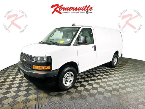 Used 2024 Chevrolet Express 2500 image 3