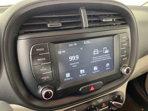 Used 2020 Kia Soul LX FWD image 7