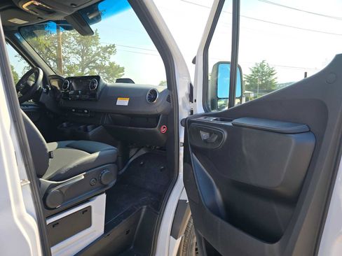 Used 2026 Mercedes-Benz Sprinter 2500 image 10