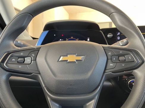 Used 2025 Chevrolet Trax LT image 25