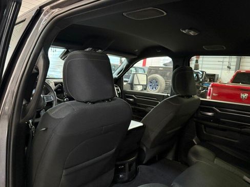 Used 2025 RAM 2500 Big Horn AWD/4WD image 31