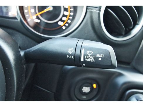 Used 2021 Jeep Gladiator Overland w/ Popular Equipment Package AWD/4WD image 18