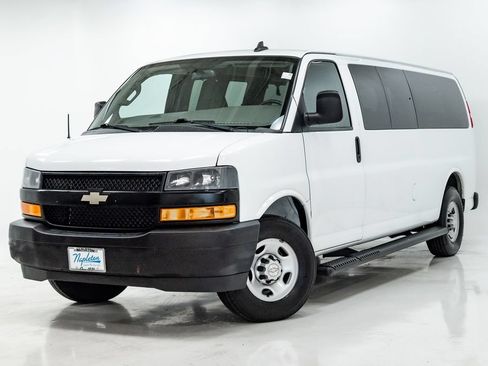 Used 2022 Chevrolet Express 3500 LS RWD image 1