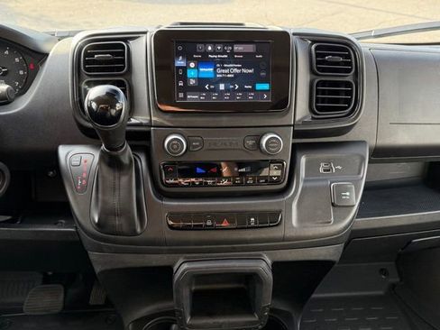 Used 2025 RAM ProMaster 2500 w/ Convenience Group FWD image 16