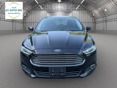 Used 2016 Ford Fusion SE FWD image 2