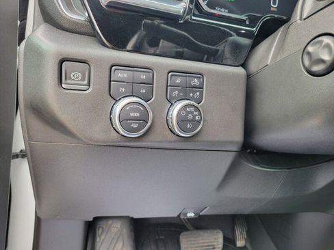 Used 2023 GMC Sierra 1500 SLT image 14
