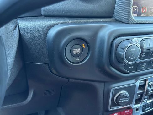 Used 2021 Jeep Gladiator Overland w/ Popular Equipment Package AWD/4WD image 27