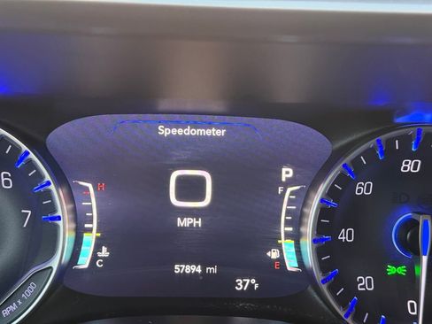 Used 2023 Chrysler Pacifica Touring-L image 16