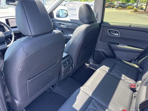 New 2026 Nissan Rogue Platinum AWD/4WD image 14