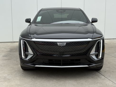 New 2026 Cadillac Lyriq Luxury AWD/4WD image 3