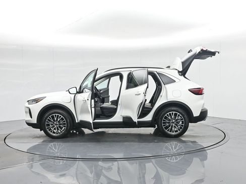 New 2025 Ford Escape SE image 37