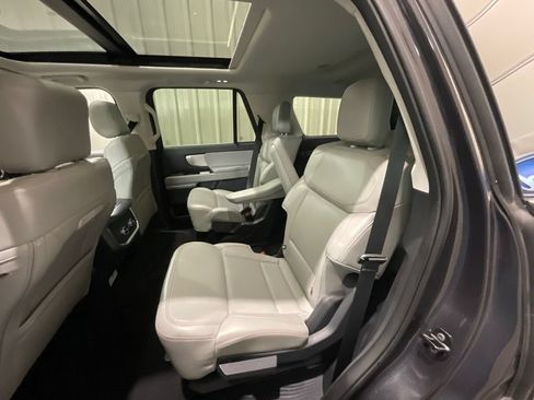 Used 2025 Ford Expedition Active AWD/4WD image 11