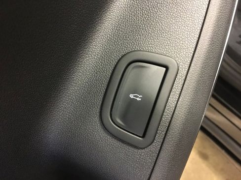 Used 2024 Chevrolet Traverse RS w/ LPO, Floor Liner Package image 37