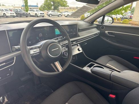 Used 2025 Hyundai Sonata SEL FWD image 10