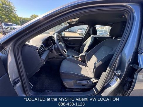 Used 2025 Volkswagen Jetta Sport FWD image 28