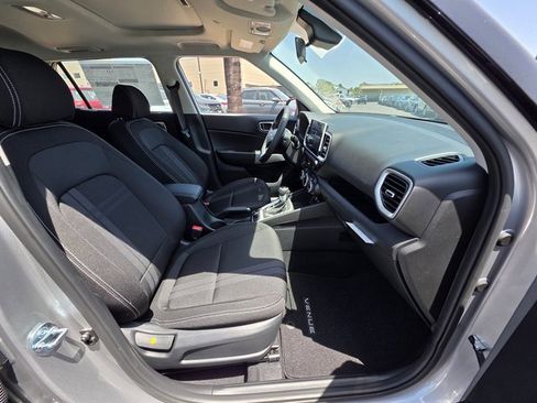 New 2025 Hyundai Venue SEL image 10