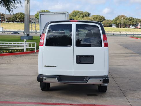 New 2025 Chevrolet Express 3500 LT w/ LT Preferred Equipment Group image 12