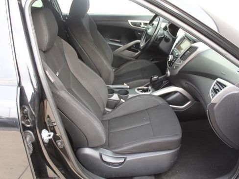 Used 2013 Hyundai Veloster RE:MIX Edition image 32