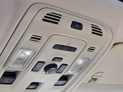 Used 2021 GMC Yukon Denali w/ Denali Premium Package image 32