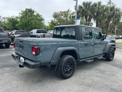 Used 2024 Jeep Gladiator Sport AWD/4WD image 7