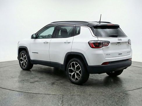Used 2025 Jeep Compass Limited image 6