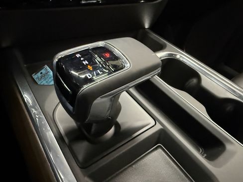 Certified 2025 Chevrolet Silverado 1500 High Country w/ High Country Premium Package AWD/4WD image 37