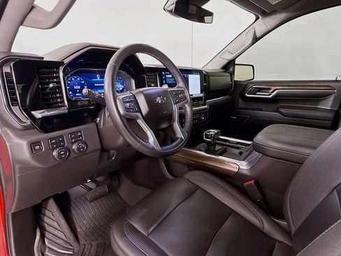 Used 2023 Chevrolet Silverado 1500 LT Trail Boss w/ LT Trail Boss Premium Package AWD/4WD image 14