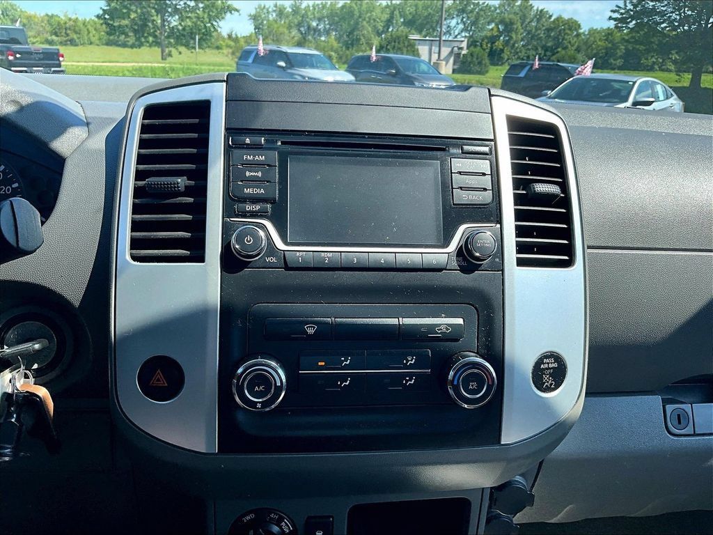Used 2015 Nissan Frontier SV AWD/4WD image 31