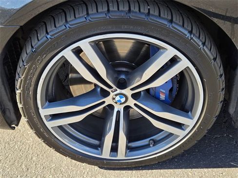 Used 2019 BMW 750i image 9
