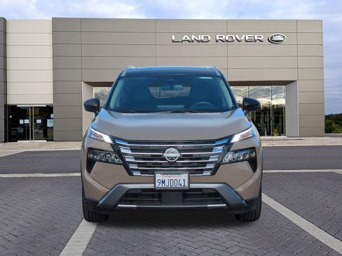 Used 2024 Nissan Rogue SL w/ SL Premium Package image 2