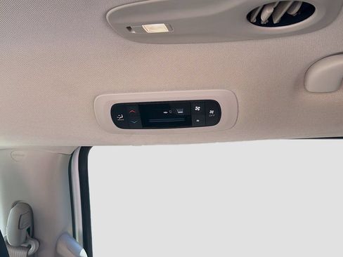 Used 2023 Chrysler Voyager LX FWD image 22