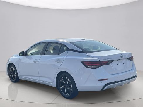 Used 2025 Nissan Sentra SV FWD image 5