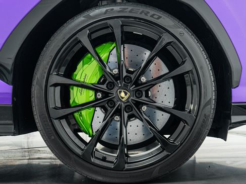 Used 2021 Lamborghini Urus AWD/4WD image 48