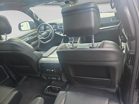 Used 2024 Jeep Wagoneer L Series II AWD/4WD image 14