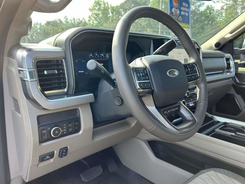Used 2026 Ford F250 Platinum w/ Platinum Plus Package AWD/4WD image 17