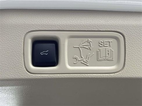 Used 2020 Lincoln Navigator Reserve w/ Equipment Group 208A Reserve image 7