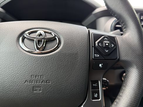 Used 2021 Toyota Tacoma TRD Sport AWD/4WD image 10