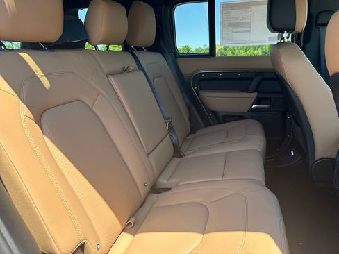 New 2026 Land Rover Defender 110 X-Dynamic SE AWD/4WD image 17