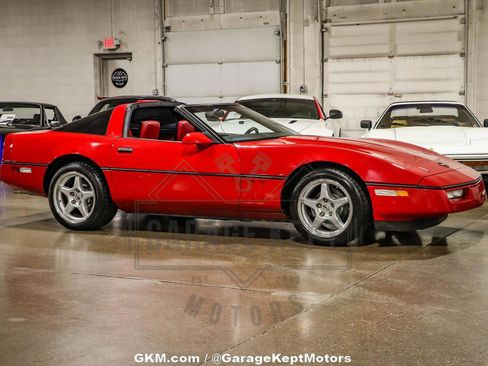 Used 1987 Chevrolet Corvette Coupe image 18