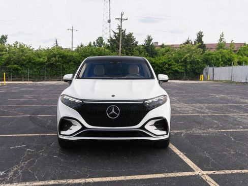Used 2023 Mercedes-Benz EQS 580 4MATIC SUV w/ Acoustic Comfort Package image 3