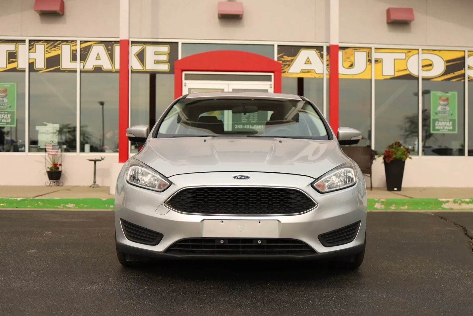 Used 2016 Ford Focus SE FWD image 2