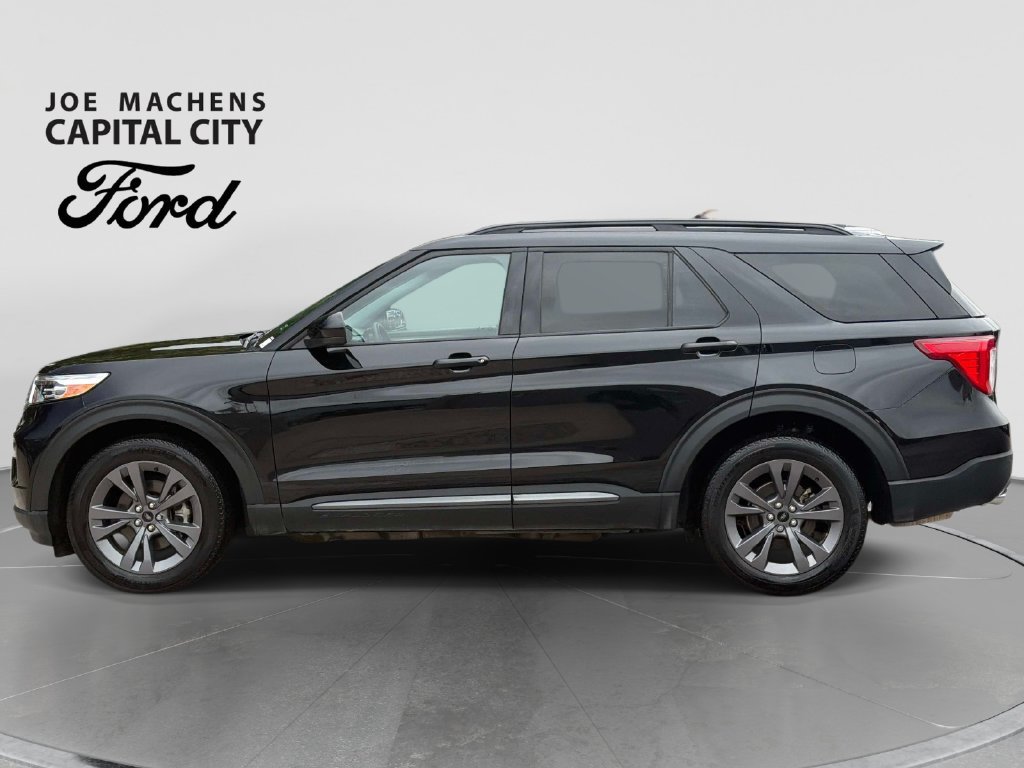 Used 2024 Ford Explorer XLT w/ Equipment Group 202A AWD/4WD image 8
