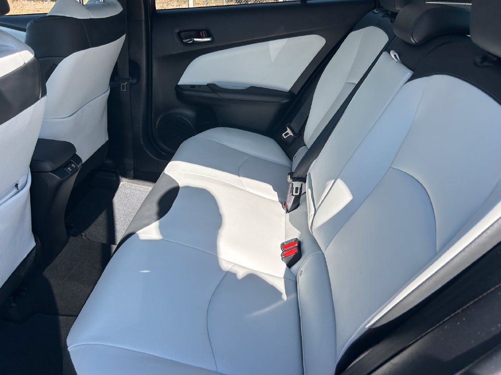 Used 2020 Toyota Prius XLE FWD image 15