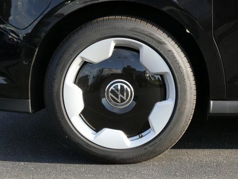 New 2025 Volkswagen ID. Buzz Pro S image 19