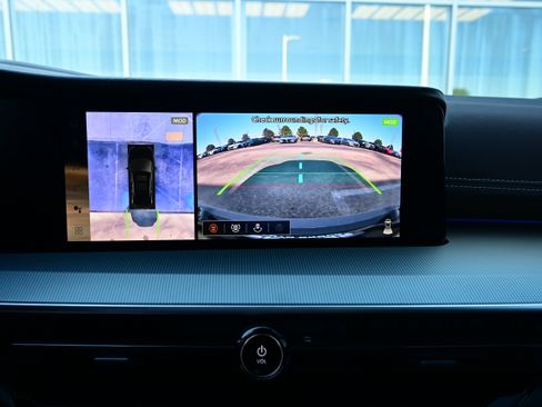 Certified 2025 Nissan Murano Platinum w/ Cargo Package image 31