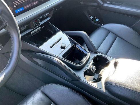 Used 2024 Porsche Cayenne image 18