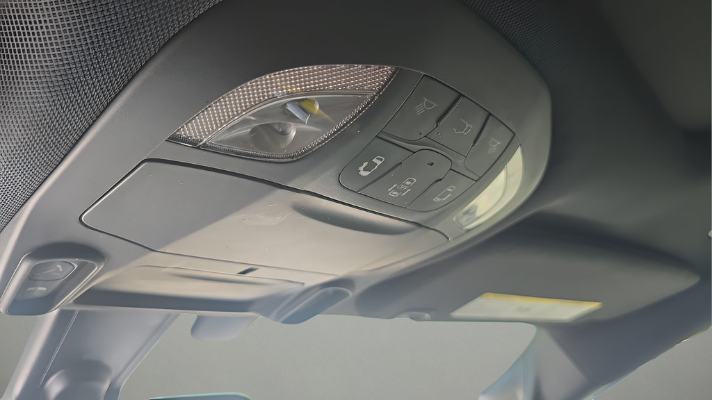 Used 2020 Chrysler Pacifica Limited FWD image 27