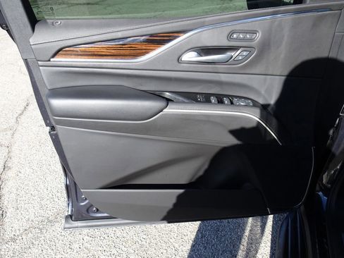 Certified 2024 Cadillac Escalade ESV Premium Luxury image 14