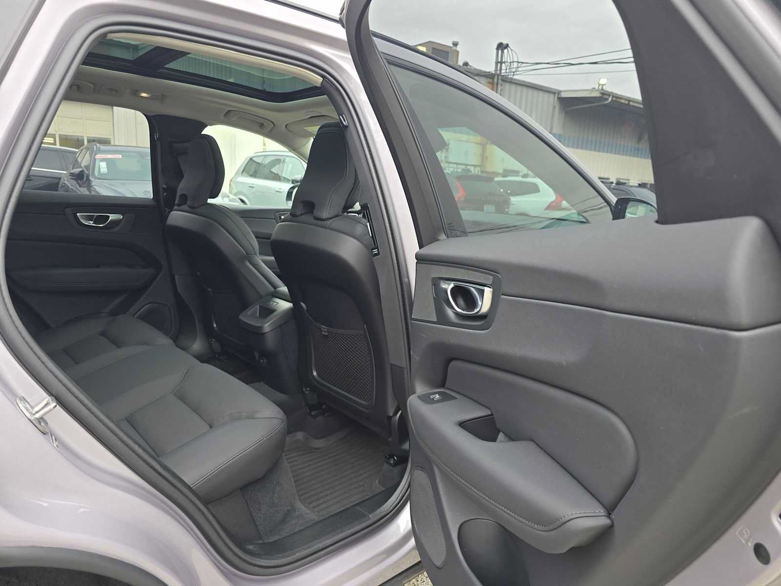 Used 2026 Volvo XC60 B5 Plus w/ Climate Package AWD/4WD image 13