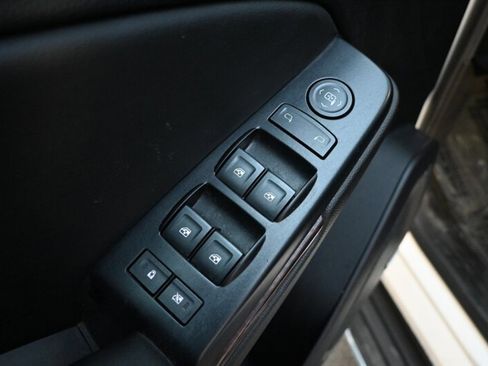 Used 2018 GMC Yukon SLE image 19